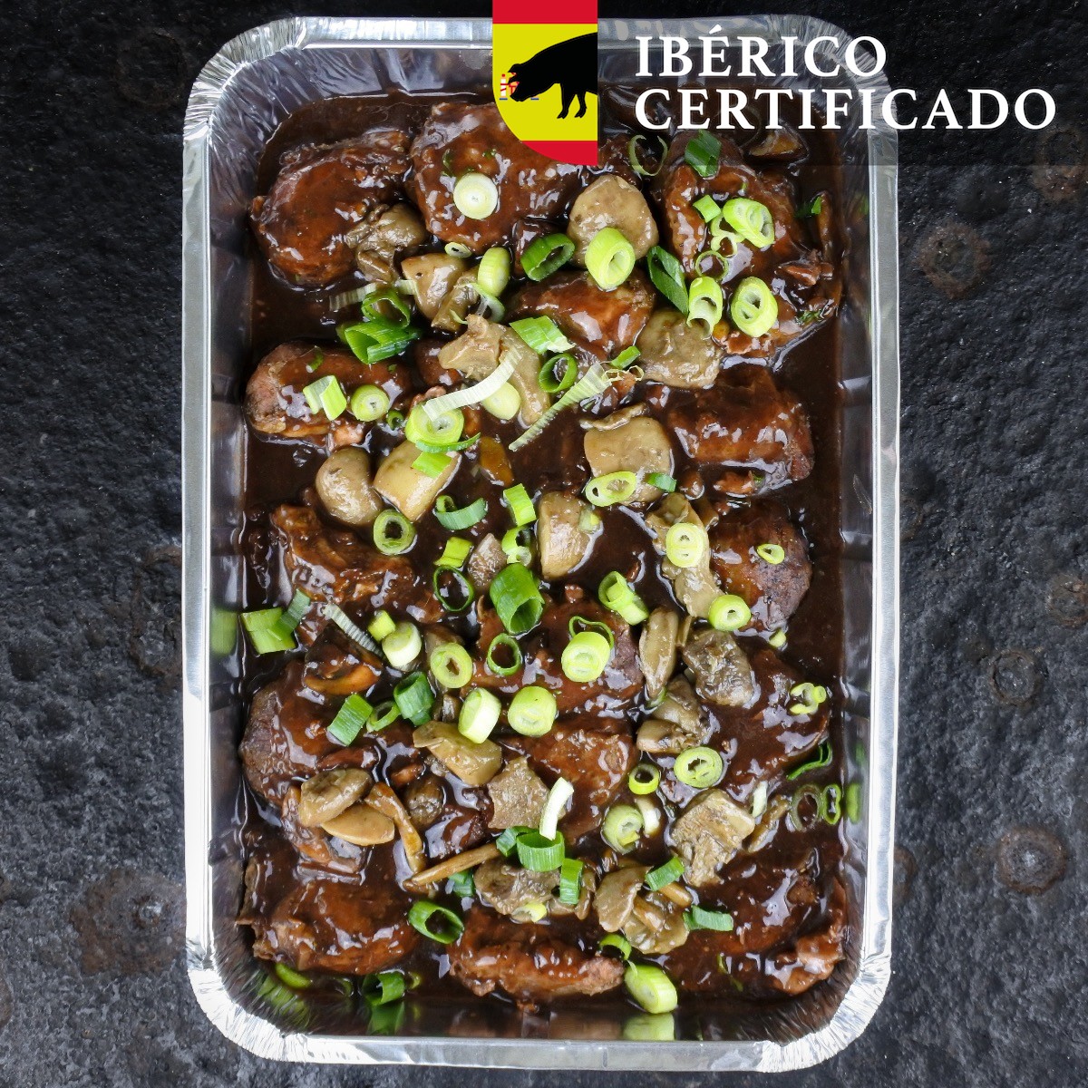 24h gegaarde varkenswangen in rode wijnsaus Iberico (24h gegaarde varkenswangen in rode wijnsaus Iberico -600g voor 2 personen)
