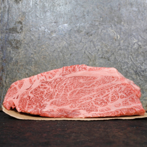 Japans Wagyu denversteak Kagoshima A5+ BMS12