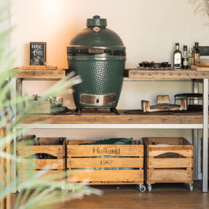 Big Green Egg Medium + Table Nest