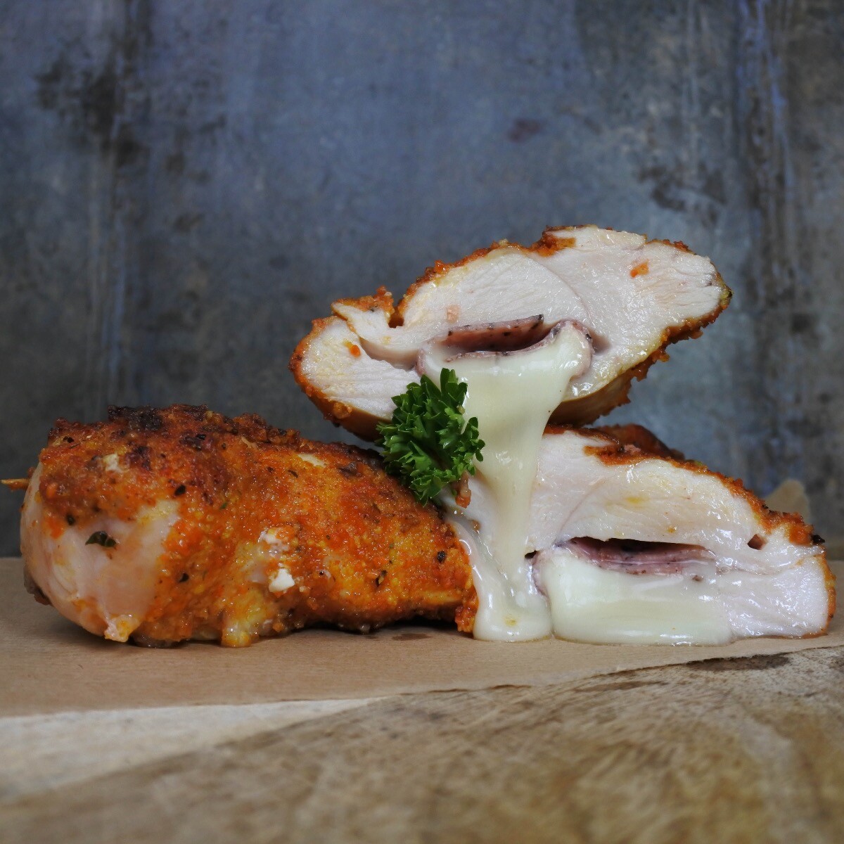 Kip cordon bleu Scharrel | Taleggio truffelsalami zwarte peper