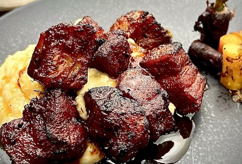 Pork Belly Burnt Ends met Truffelpuree & Whisky glaze