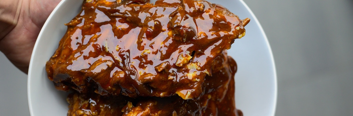 Gestoofde ketjap-chili spareribs