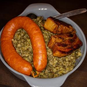 Boerenkool met rookworst en dikke vleesribben