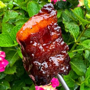 Pork belly burnt ends met pineapple BBQ sauce