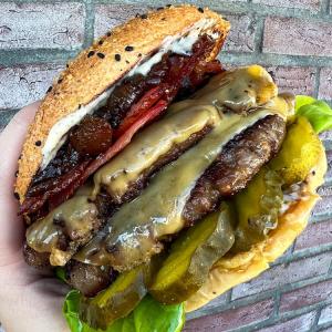 Double Dutch Cheeseburger