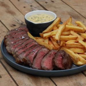 Entrecote met friet en Bearnaisesaus