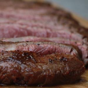 Flank steak in een whiskey marinade