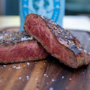 Flat Iron Steak van de BBQ