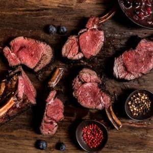 Hertenrack met Truffelpuree en Wijn-Chocoladesaus