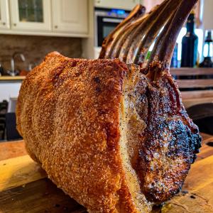 Ribroast Rack met crispy crackling
