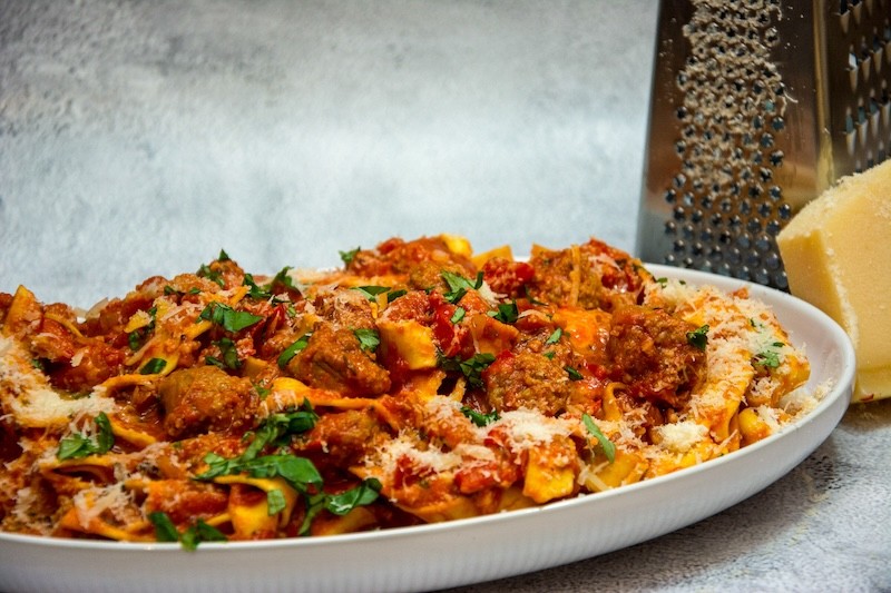 Pappardelle met mozzarella braadworstjes