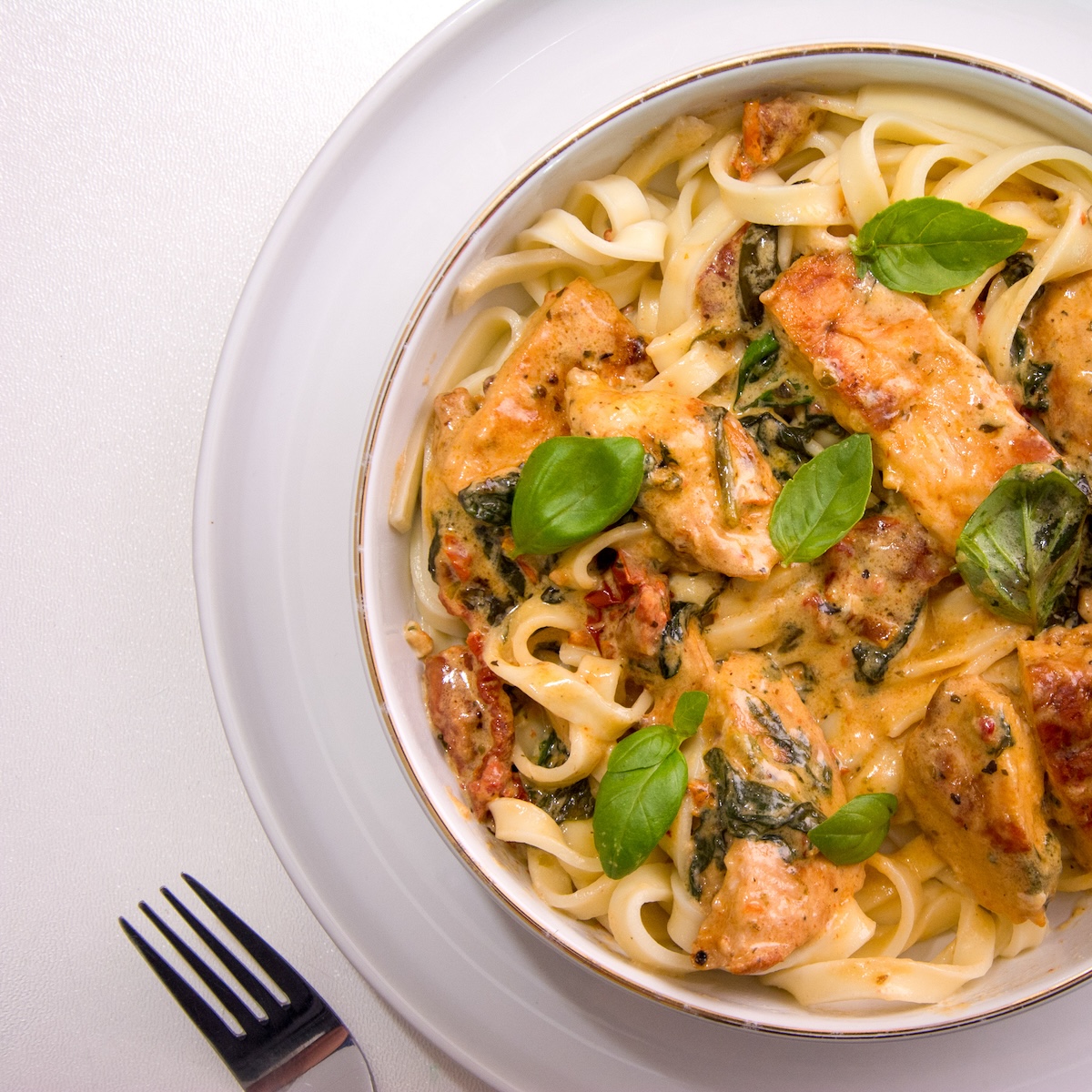 Romige kipfilet met tagliatelle