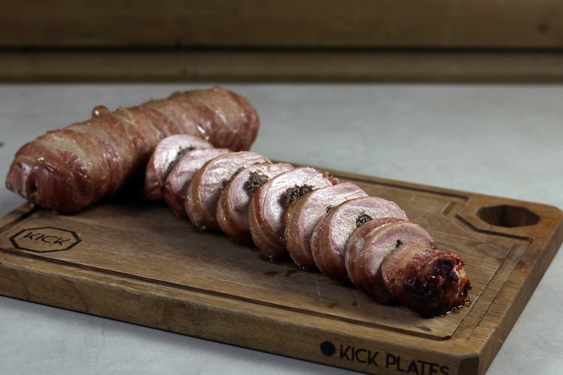 Gevulde varkenshaas met champignons, truffel tapenade en Parmezaanse kaas