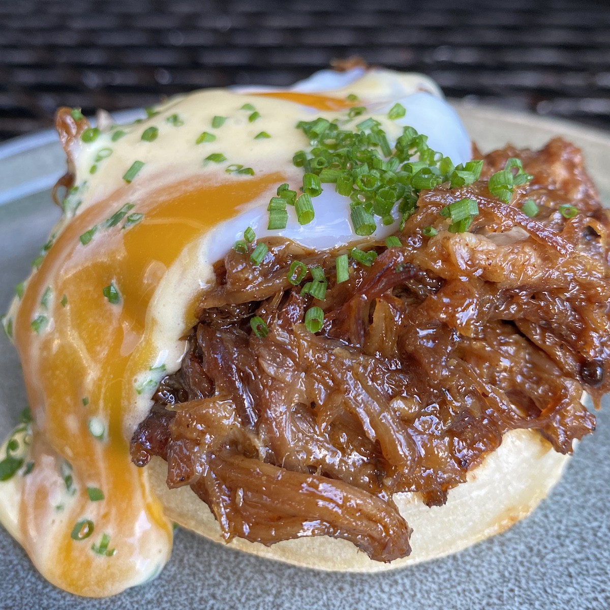 vlees voor pasen: pulled pork voor eggs benedict