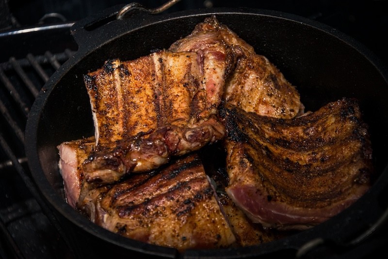 Spareribs dutch oven